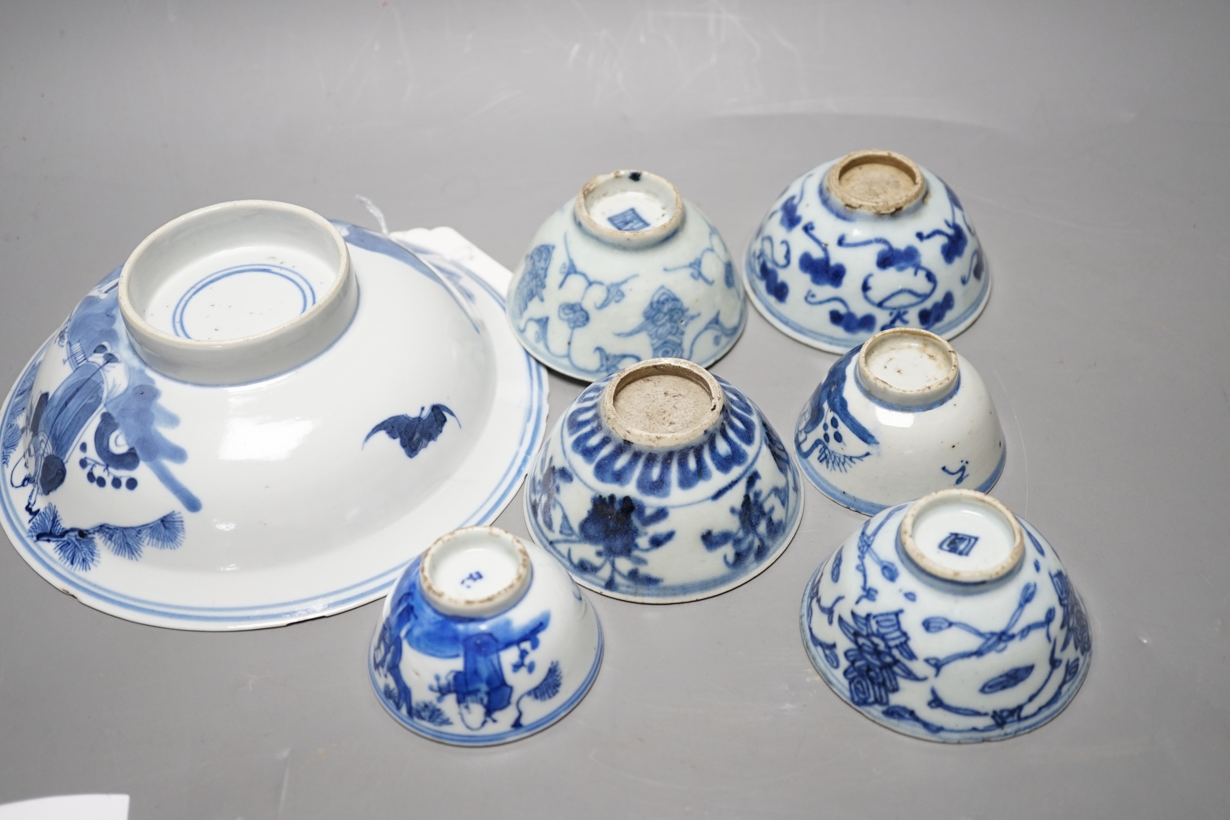 A pair of Chinese late Ming tea bowls, other 19th century Chinese tableware